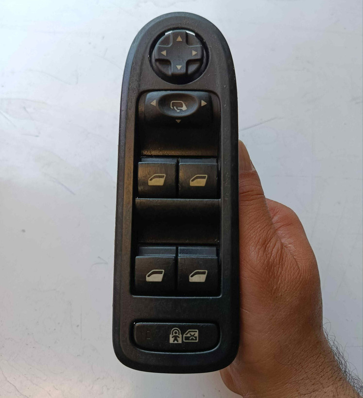 کلید شیشه بالابر پژو 407 508 2008 c5